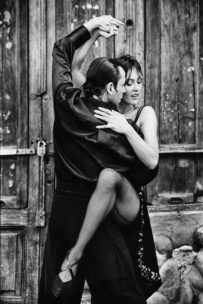 tango-108483_1280
